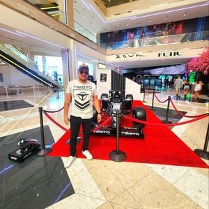 Meet your Posher, Carlos